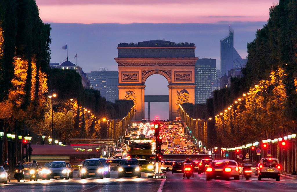 París, Campos Elíseos de noche